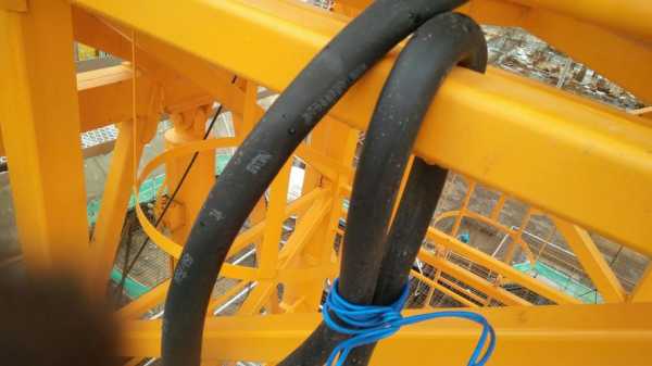 塔吊线缆施工视频（塔吊电缆线价格多少钱一米）